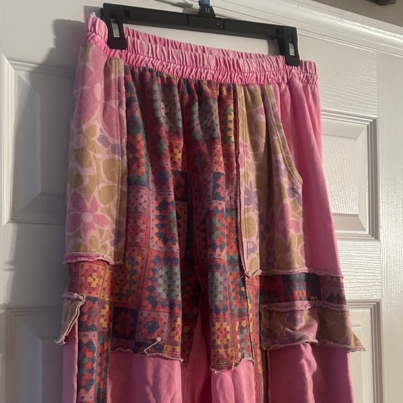 Women's Boutique Patchwork Pants - Picture 5 of 9